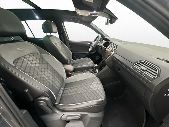 Volkswagen Tiguan 16 of 30