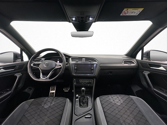Volkswagen Tiguan 14 of 30