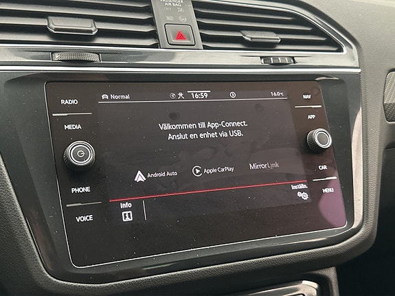 Volkswagen Tiguan 24 of 30