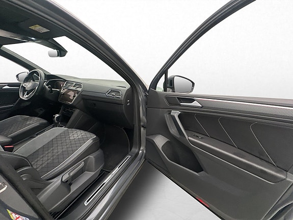 Volkswagen Tiguan 17 of 30
