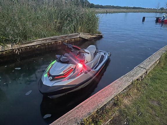 Seadoo RXT X 300rs 6 of 6