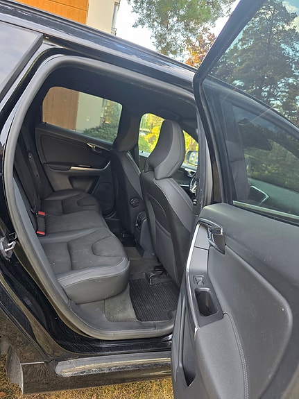 Volvo XC60 5 of 8