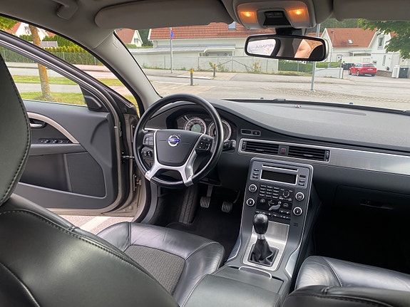 Volvo V70 5 of 8