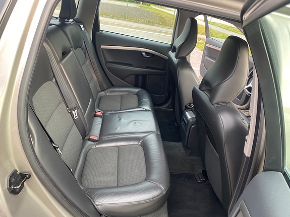 Volvo V70 6 of 8