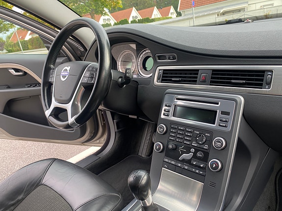 Volvo V70 8 of 8