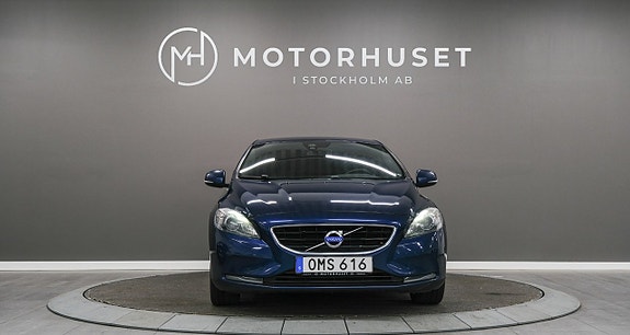 Volvo V40 2 of 20
