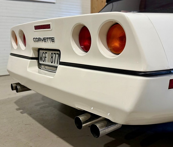 Chevrolet Corvette 17 of 30