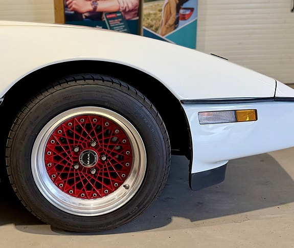 Chevrolet Corvette 13 of 30
