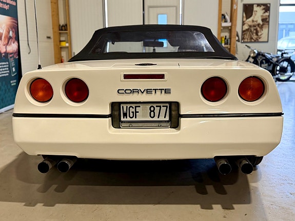 Chevrolet Corvette 11 of 30