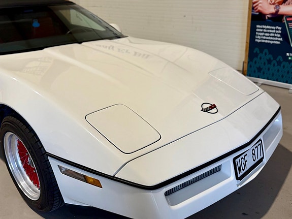 Chevrolet Corvette 12 of 30