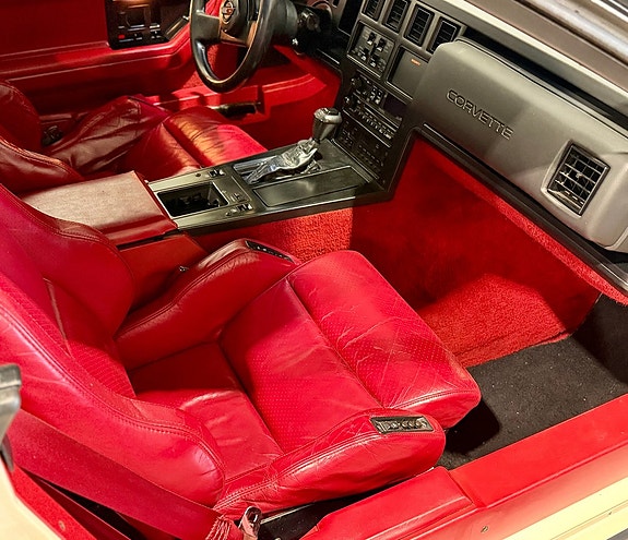 Chevrolet Corvette 19 of 30