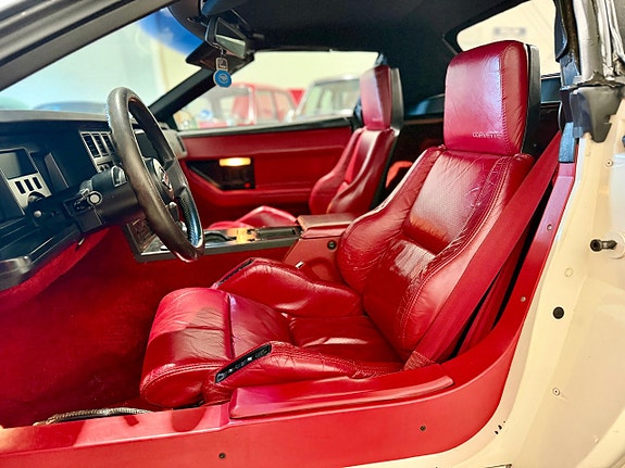 Chevrolet Corvette 26 of 30