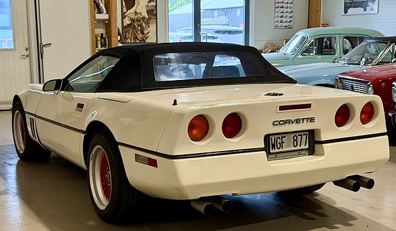 Chevrolet Corvette 8 of 30