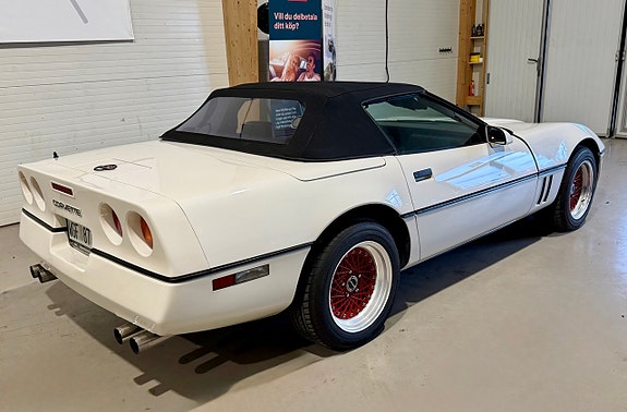Chevrolet Corvette 5 of 30