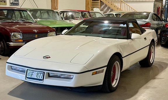 Chevrolet Corvette 2 of 30