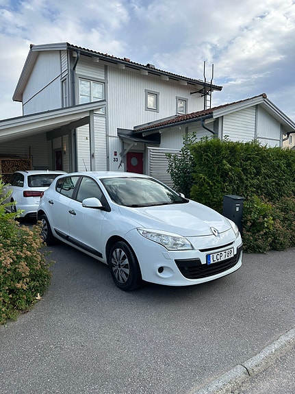 Renault Megane III 2 of 5