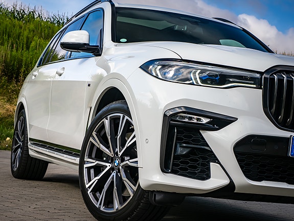 BMW X7 3 of 12