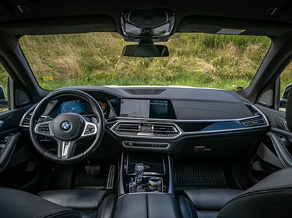BMW X7 6 of 12