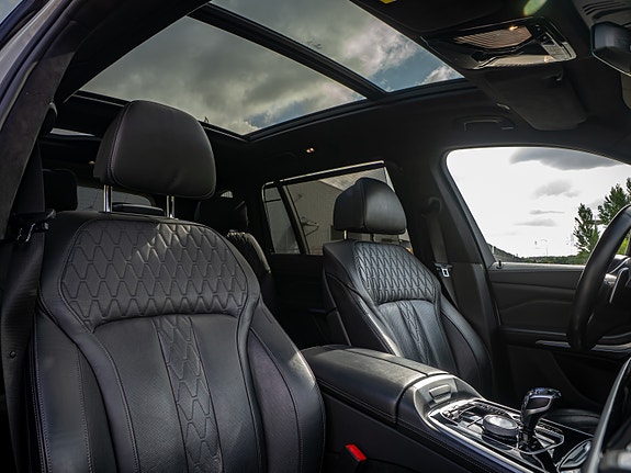 BMW X7 11 of 12