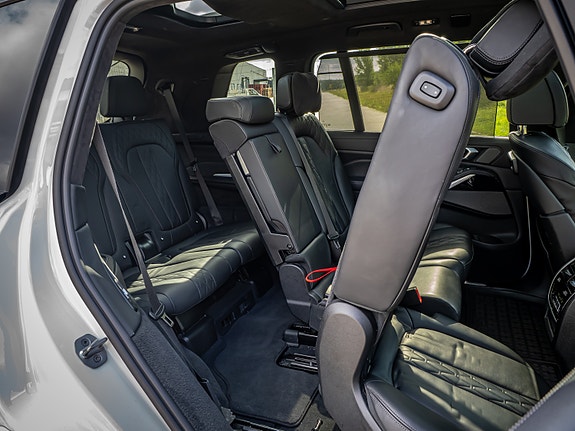 BMW X7 12 of 12