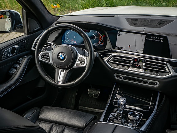 BMW X7 7 of 12