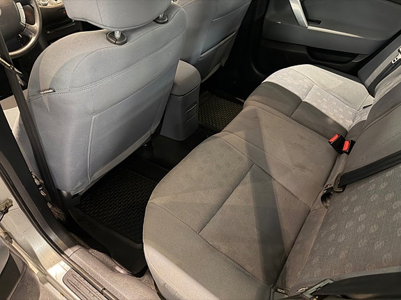 Nissan Primera 12 of 15