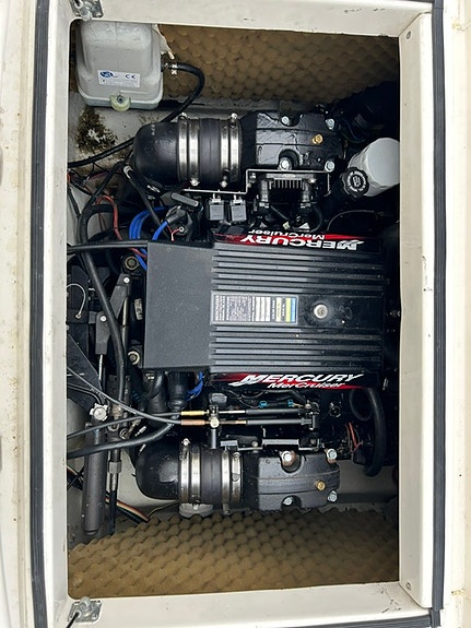 Flipper 666 HT -01 | MerCruiser 4.3 EFI | Bravo III | mycket välservad 14 of 16