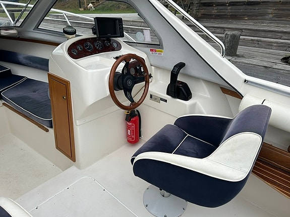 Flipper 666 HT -01 | MerCruiser 4.3 EFI | Bravo III | mycket välservad 11 of 16
