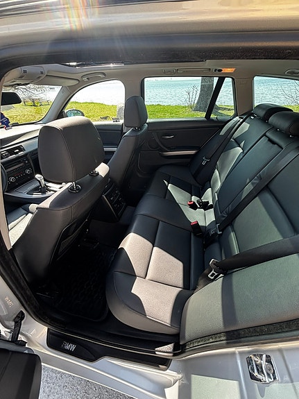 BMW 325i 9 of 11