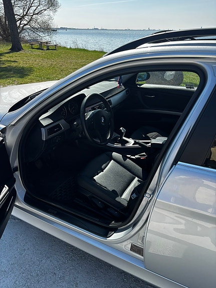 BMW 325i 6 of 11