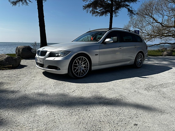 BMW 325i 2 of 11