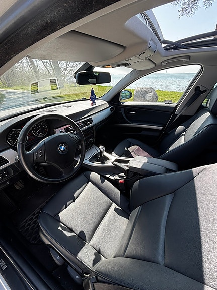 BMW 325i 10 of 11
