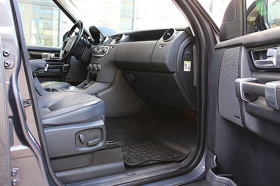 Land Rover Discovery 4 25 of 30