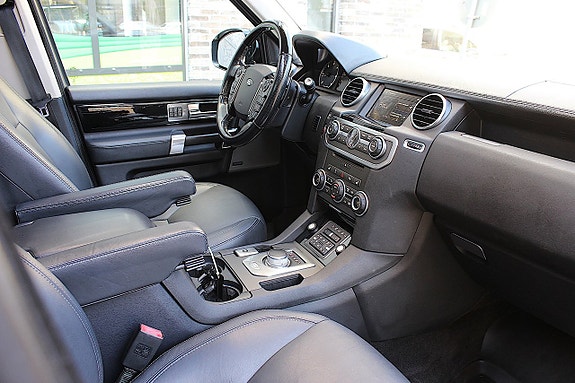 Land Rover Discovery 4 26 of 30