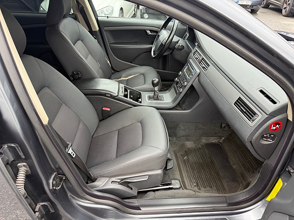 Volvo V70 13 of 19