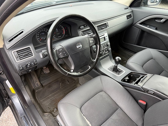 Volvo V70 10 of 19