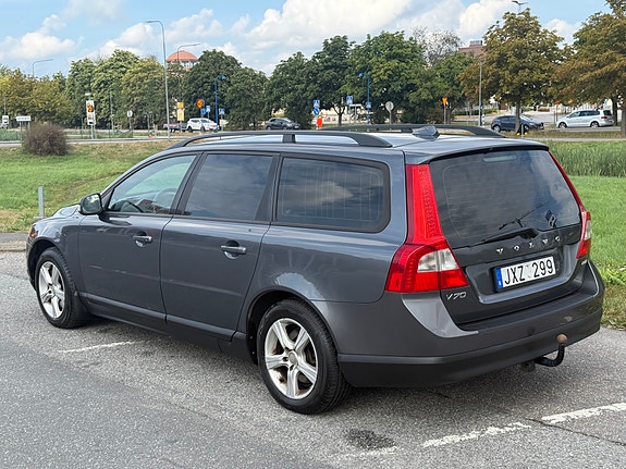 Volvo V70 3 of 19