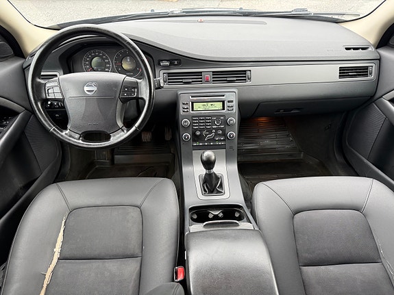Volvo V70 7 of 19