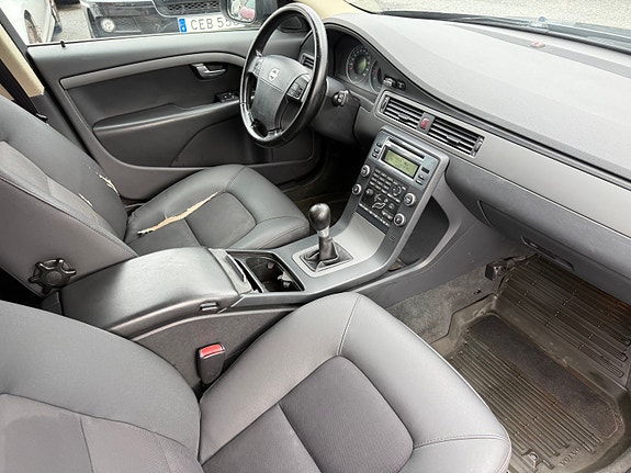 Volvo V70 14 of 19