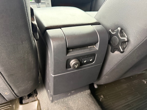 Volvo V70 12 of 19