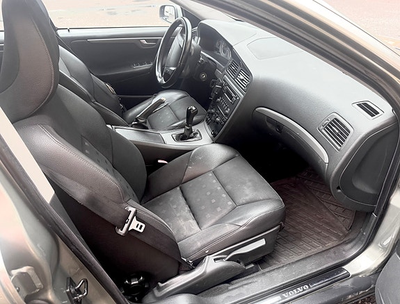 Volvo V70 6 of 14