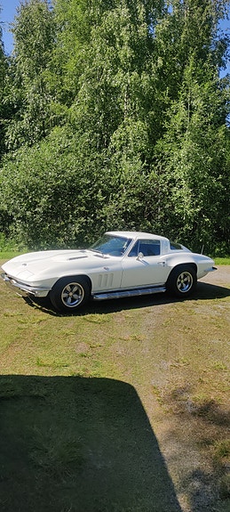 Chevrolet Corvette 6 of 7