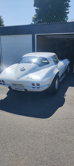 Chevrolet Corvette 3 of 7