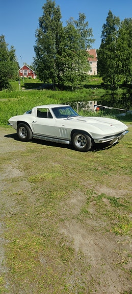 Chevrolet Corvette 7 of 7