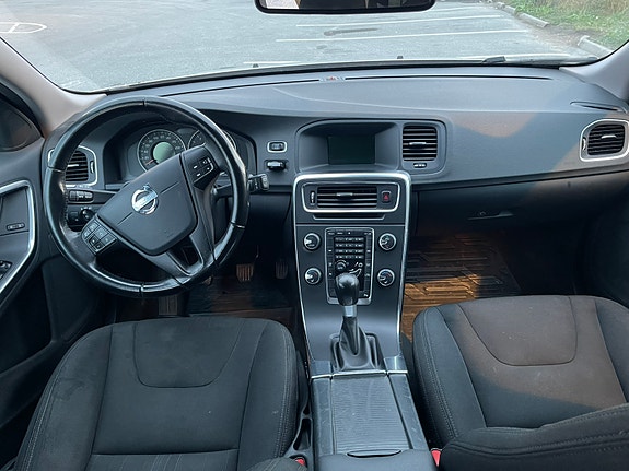 Volvo V60 3 of 4