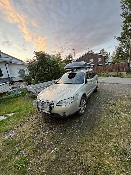 Subaru Outback 2 of 4