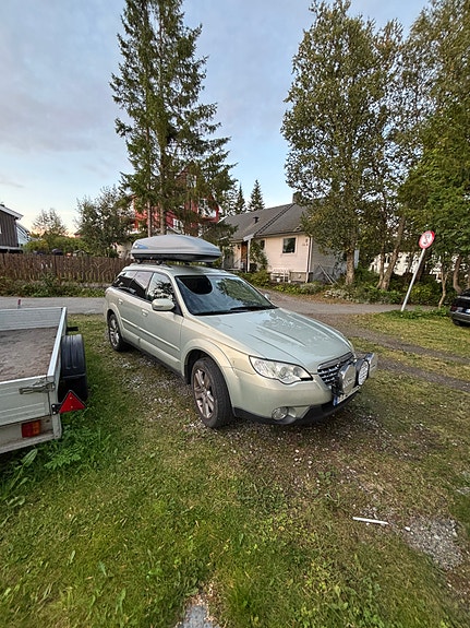 Subaru Outback 3 of 4