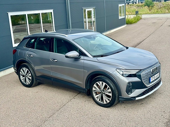 Audi Q4 e-tron 4 of 10