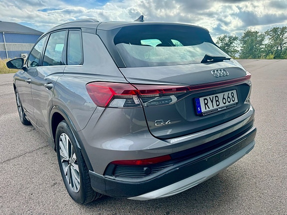 Audi Q4 e-tron 7 of 10