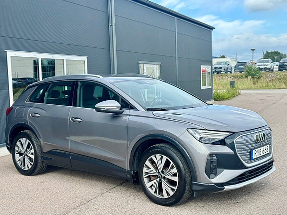 Audi Q4 e-tron 3 of 10